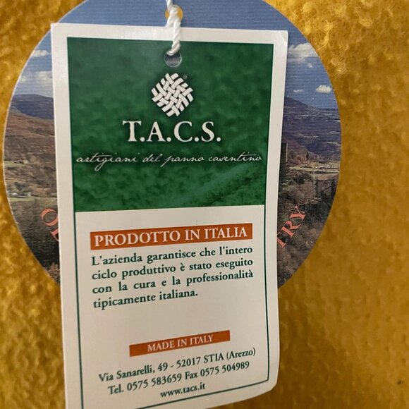 100% Wool Yellow Poncho made in Tuscany, Italy - Picture 7 of 9